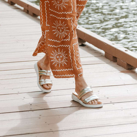 Lifestyle image for Bonny Slide - Champagne