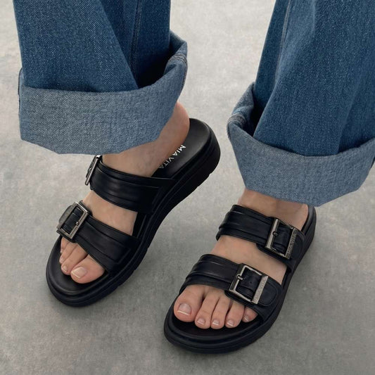 Lifestyle image for Bowie Slide - Black/Black