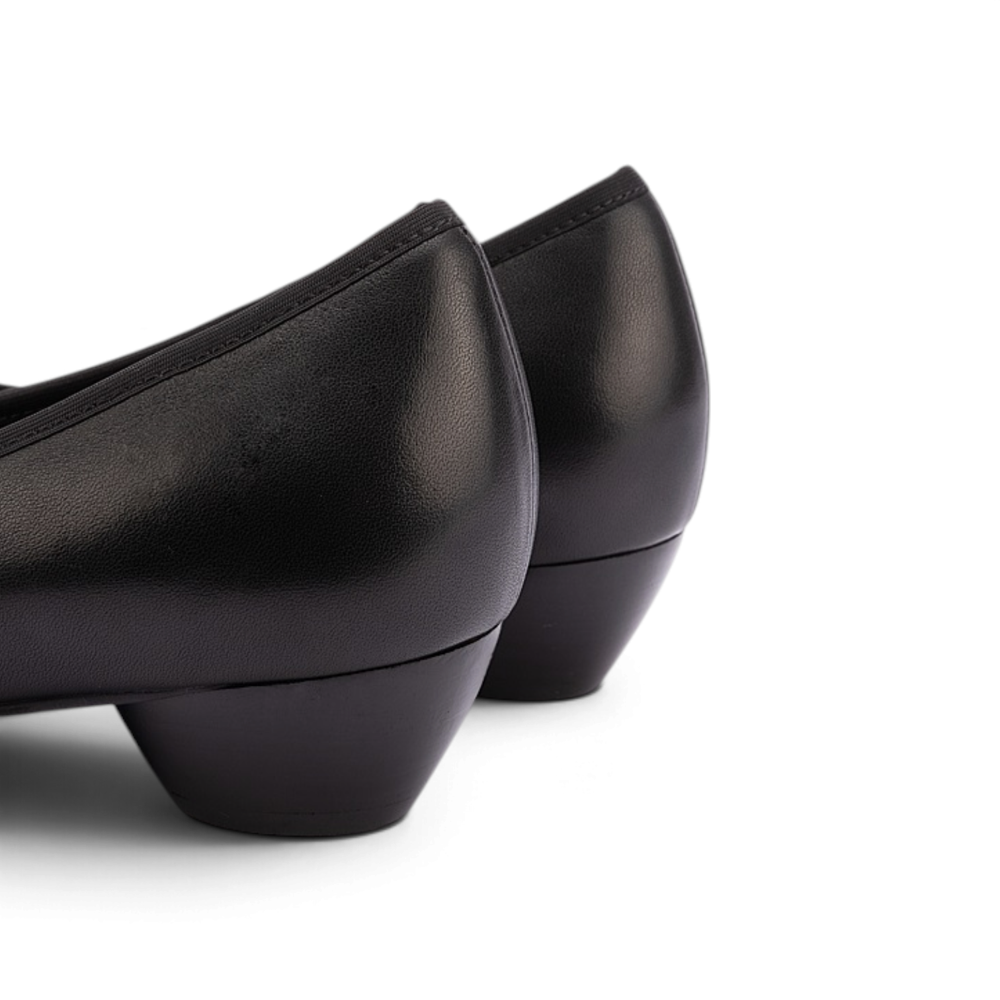 Delight - Black Leather
