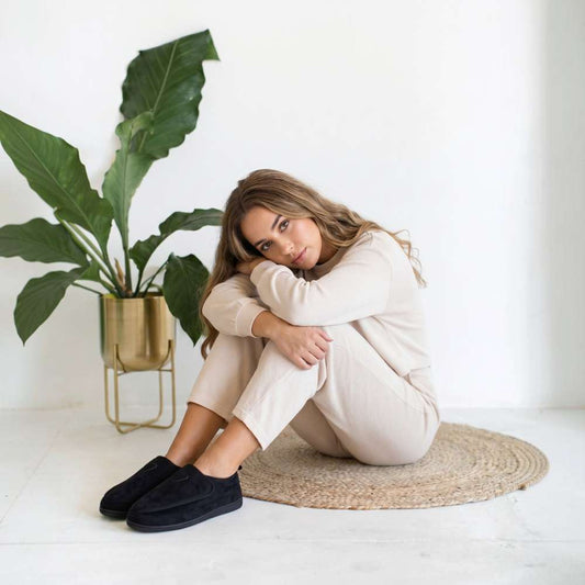 Lifestyle image for Ez-On Slipper - Black