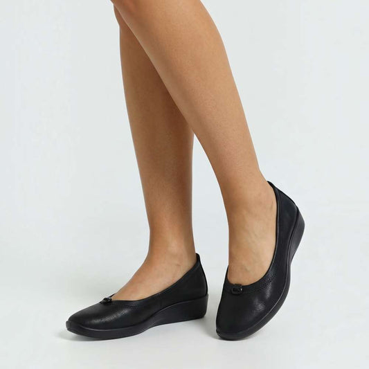 Lifestyle image for Kaylee Casual Slip-On - Black