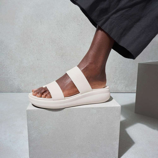 Lifestyle image for Drift 2 Slide - Warm White