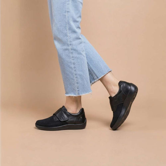 Lifestyle image for Porto Casual - Black