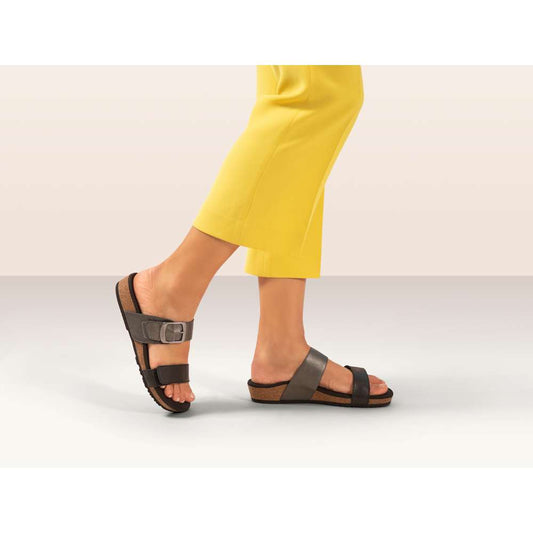 Lifestyle image for Daisy Adjustable Slide - Black