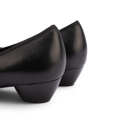 Delight - Black Leather