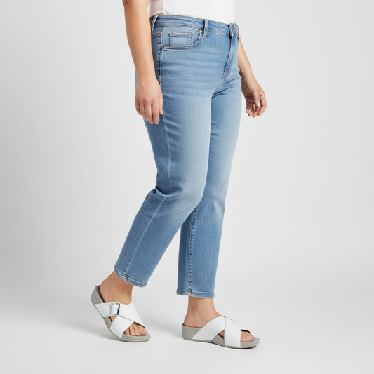 Lifestyle image for Felice Slide - White