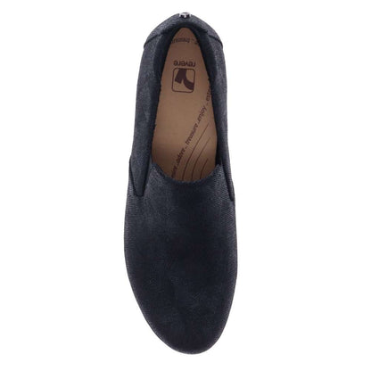 Jamaica Wedged Slip-On - Black Angle