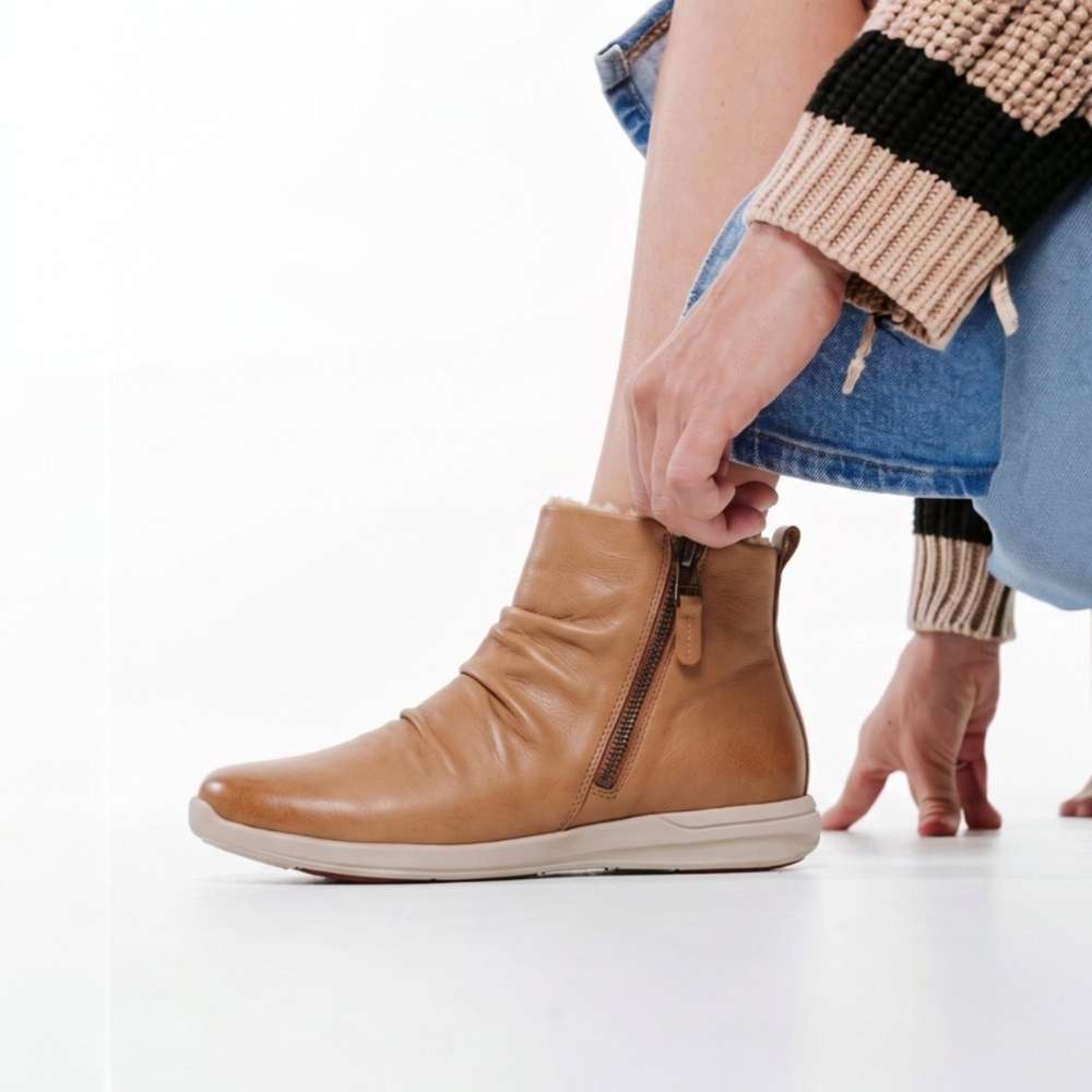 Nina II Zip Boot - Fawn