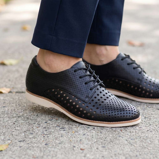 Lifestyle image for Rihannah Perf Oxford - Black