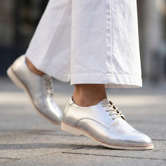 Lifestyle image for Rihannah Oxford - Silver Snake