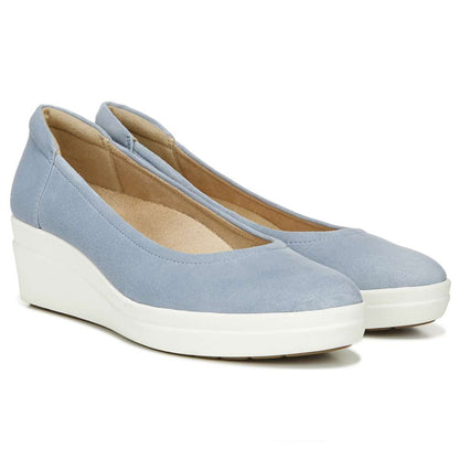 Susan Wedge - Pale Blue
